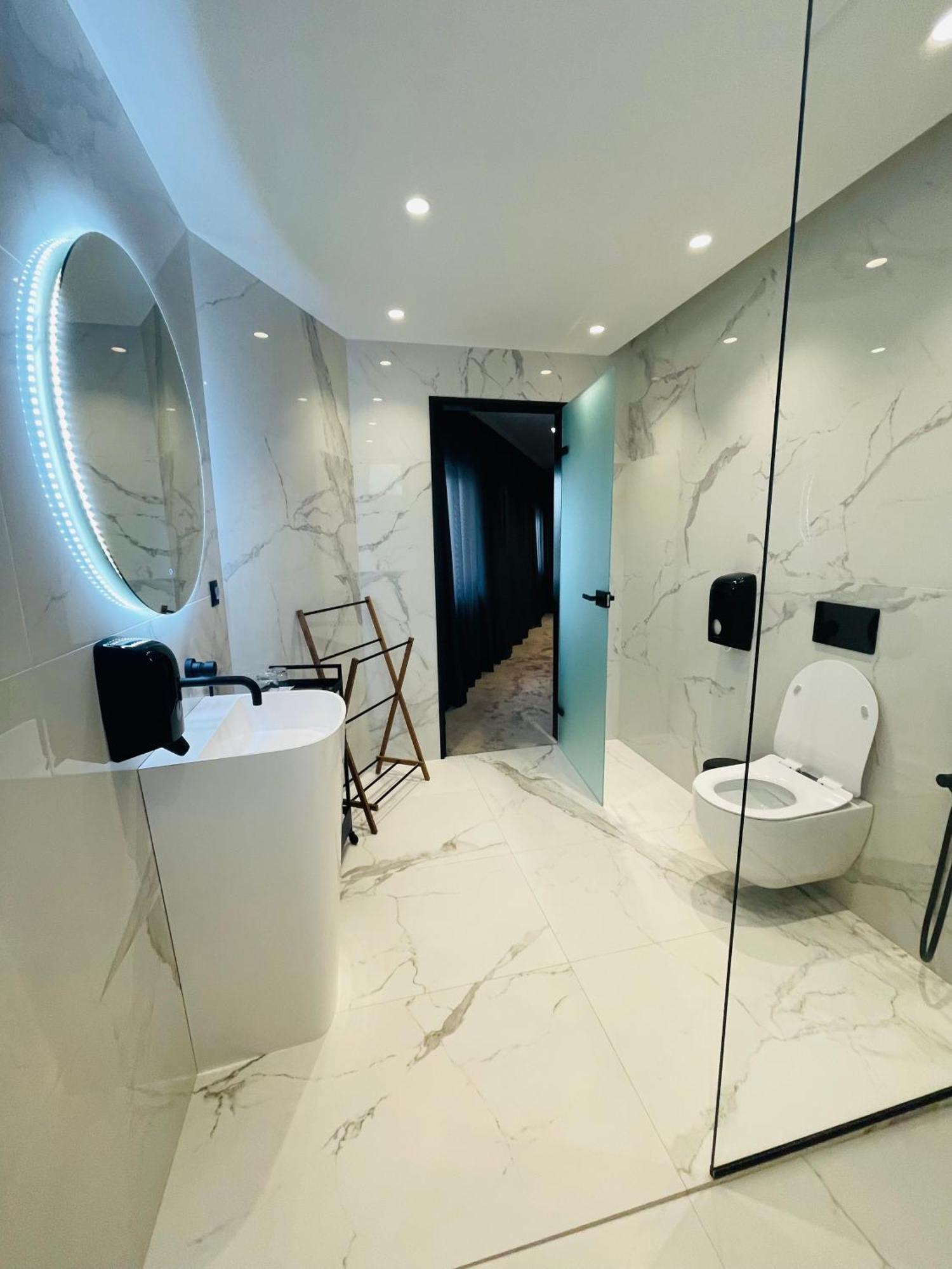 Lotus Luxury Rooms Varna Esterno foto