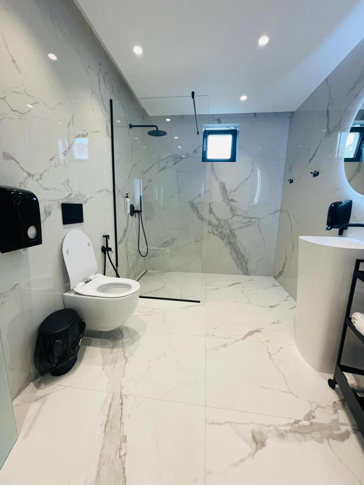 Lotus Luxury Rooms Varna Esterno foto