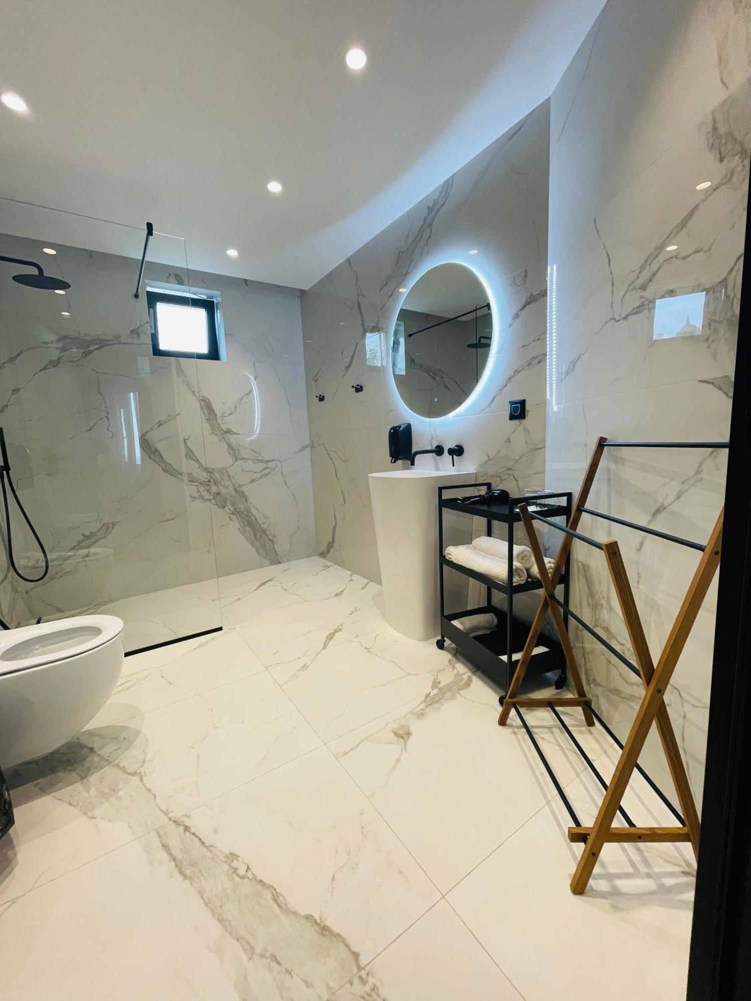 Lotus Luxury Rooms Varna Esterno foto